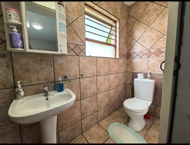 2 BEDROOM TOWNHOUSE FOR SALE IN SHARONLEA